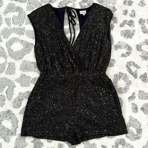 Rsvp black & gold sequin romper EUC